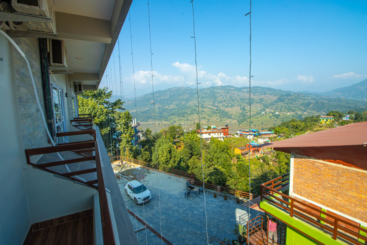 Deluxe Twin Room - Interior View 2