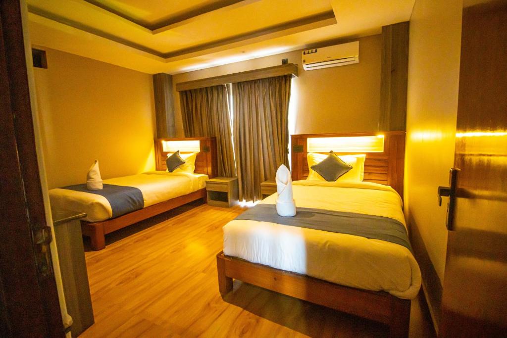 Deluxe Twin Room view 3